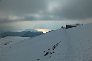 Monte Gugliemo dal sentiero nel Bosco degli Gnomi il 16 marzo 2013  - FOTOGALLERY